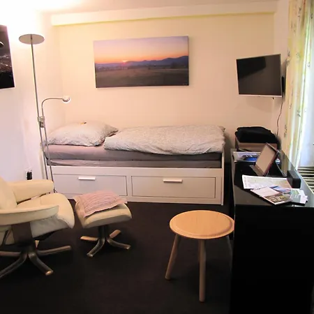 Hugo37 Am Bergpark Apartamento *
